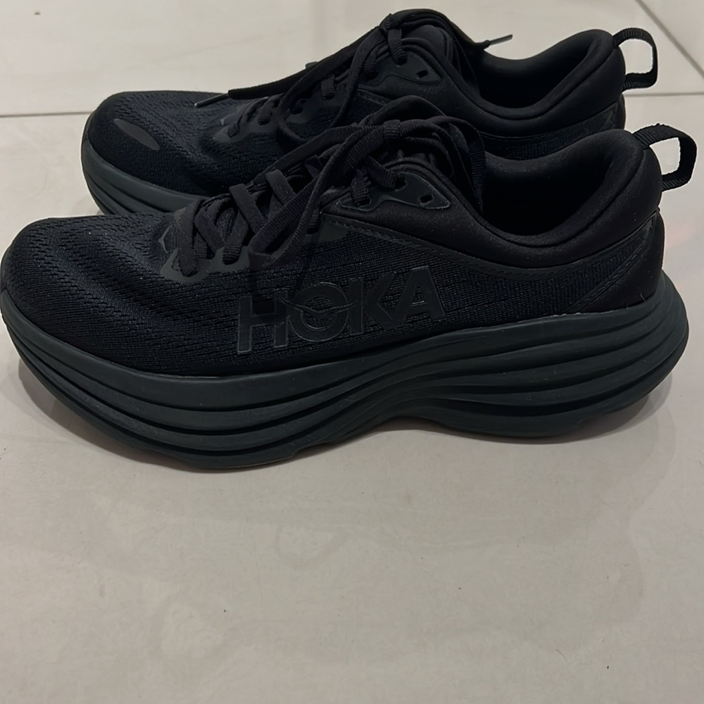 Hokas Women’s Bondi 8